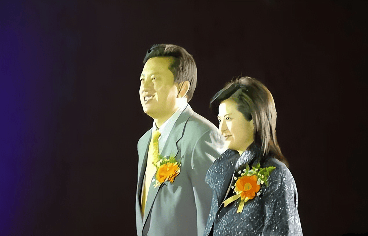 张泉灵我这辈子最正确的决定就是为大18岁的高官丈夫生儿子