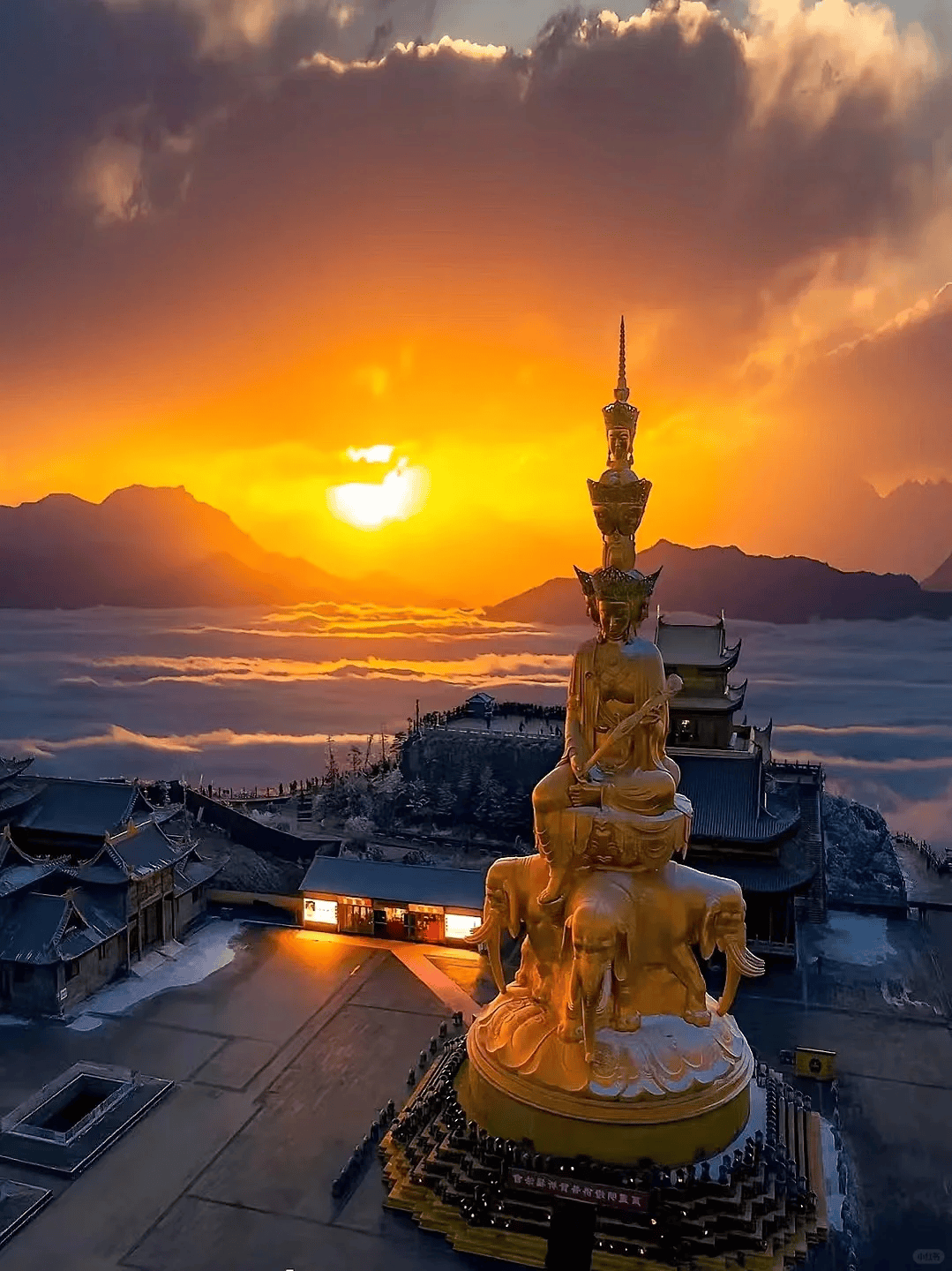 峨眉山金顶住宿有什么好的推荐