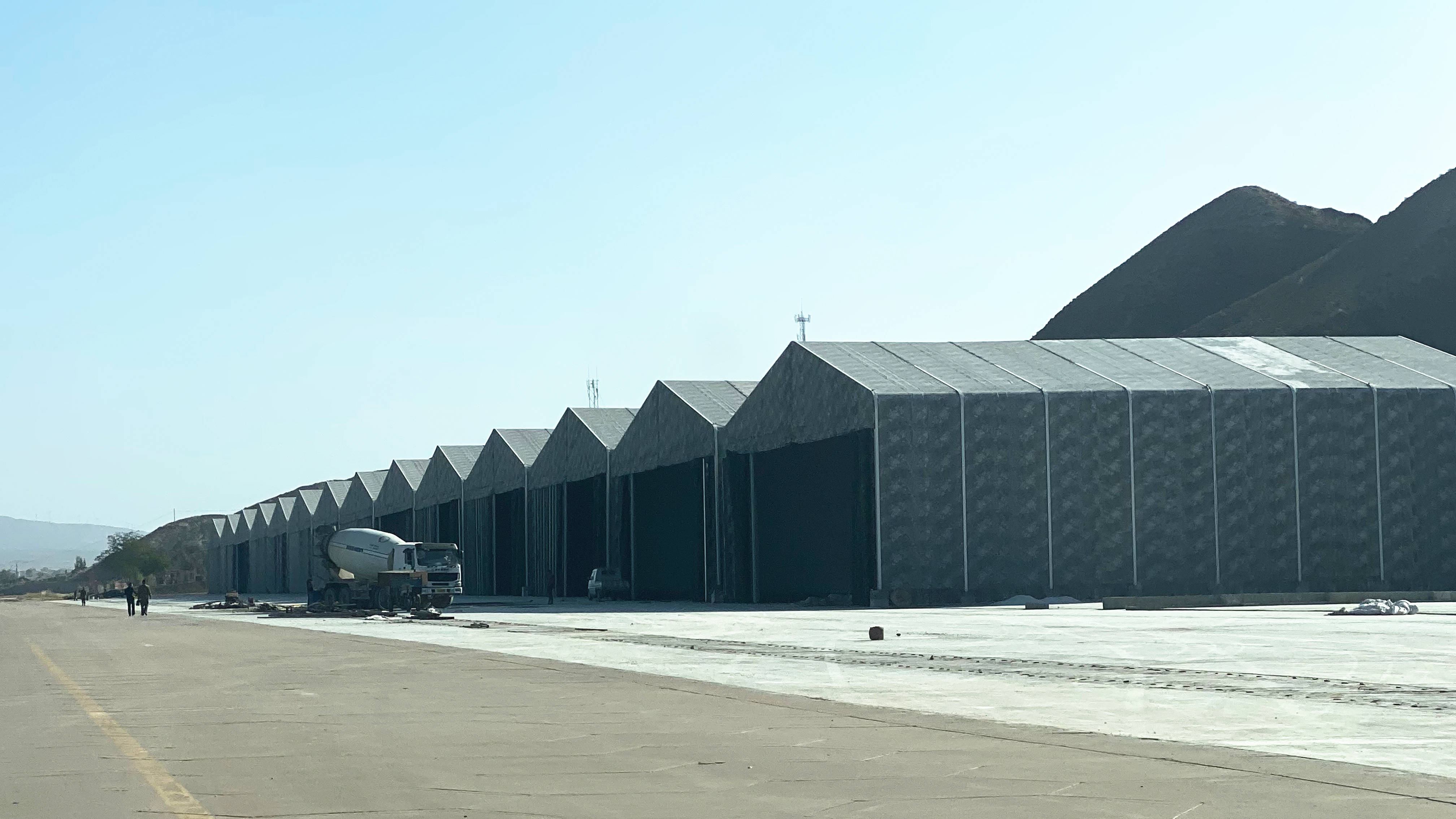 机库_架飞机_空间