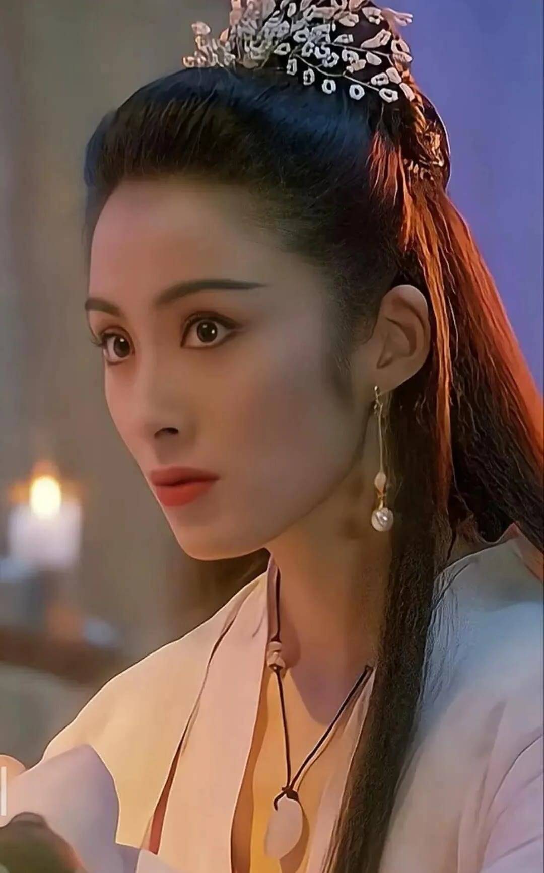 "回眸一笑百媚生"的张敏从女神到"人间清醒"