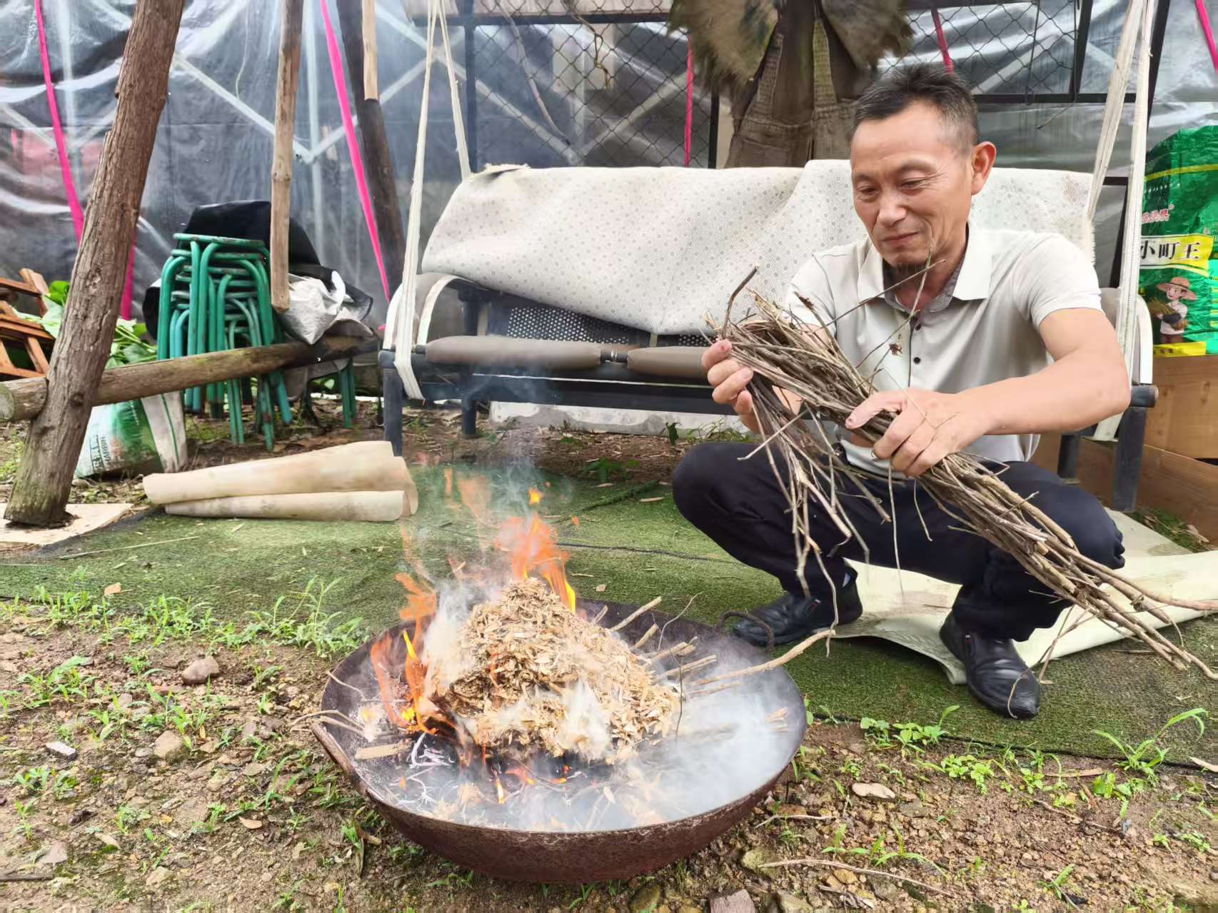 传统工艺制作“灰汤粽” 重现端午记忆(图2)