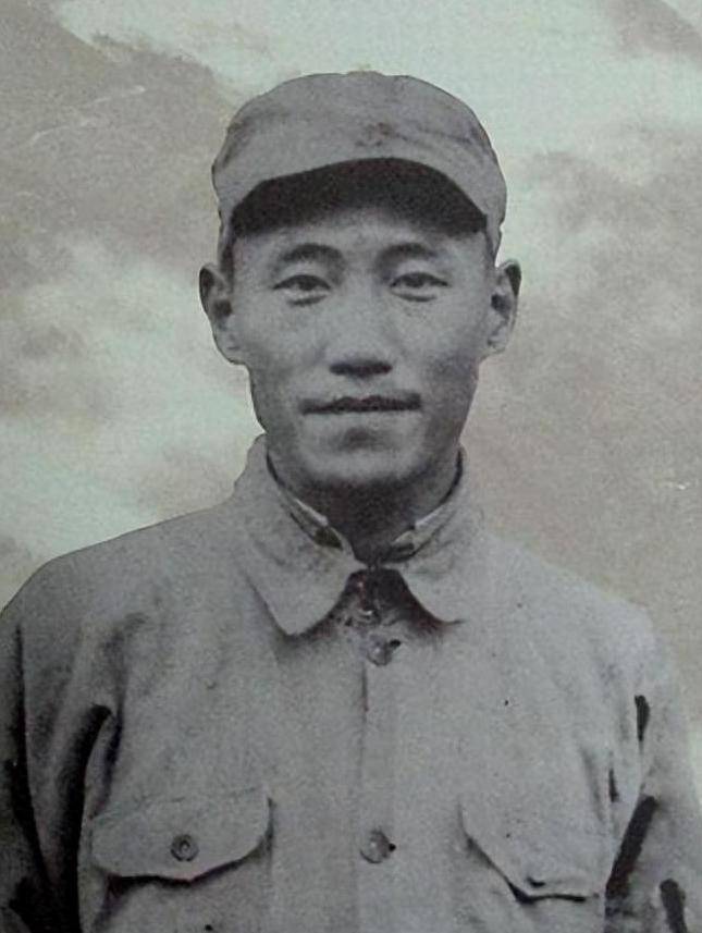 一条女八军路线从未洗过脚。游击队领导人在半