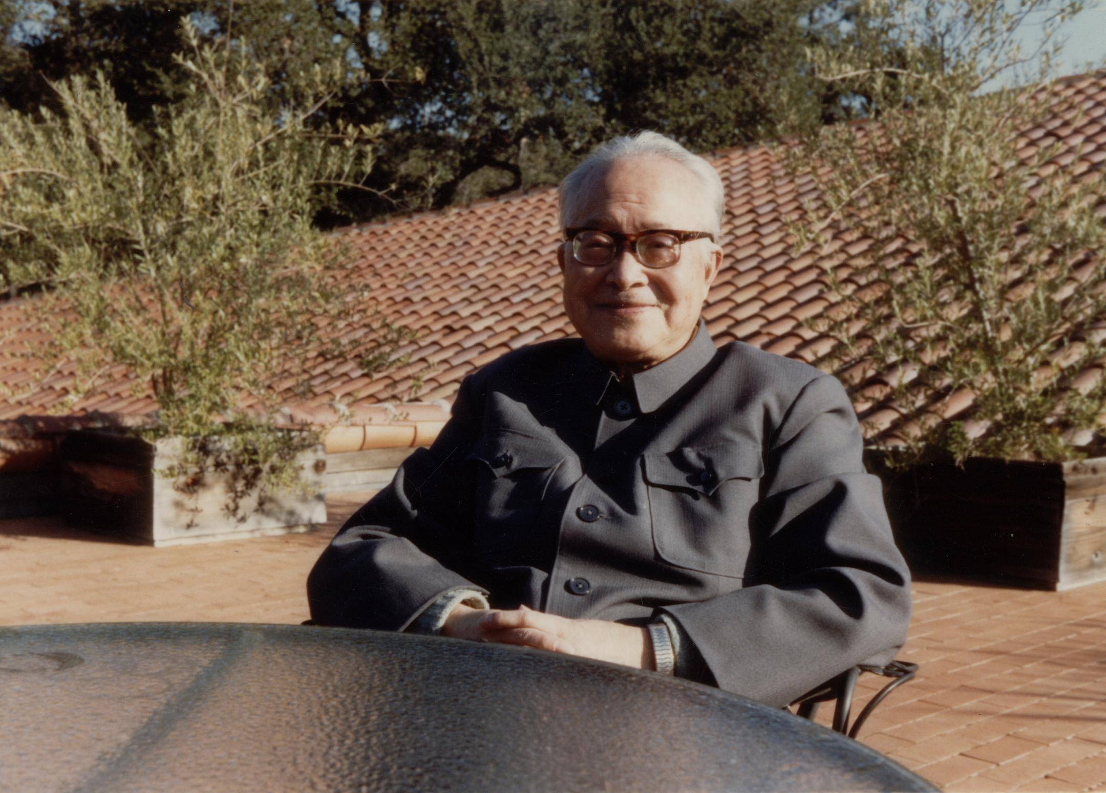 沈从文:在你缺少一切的时候,你就会发现,你还有个你自己