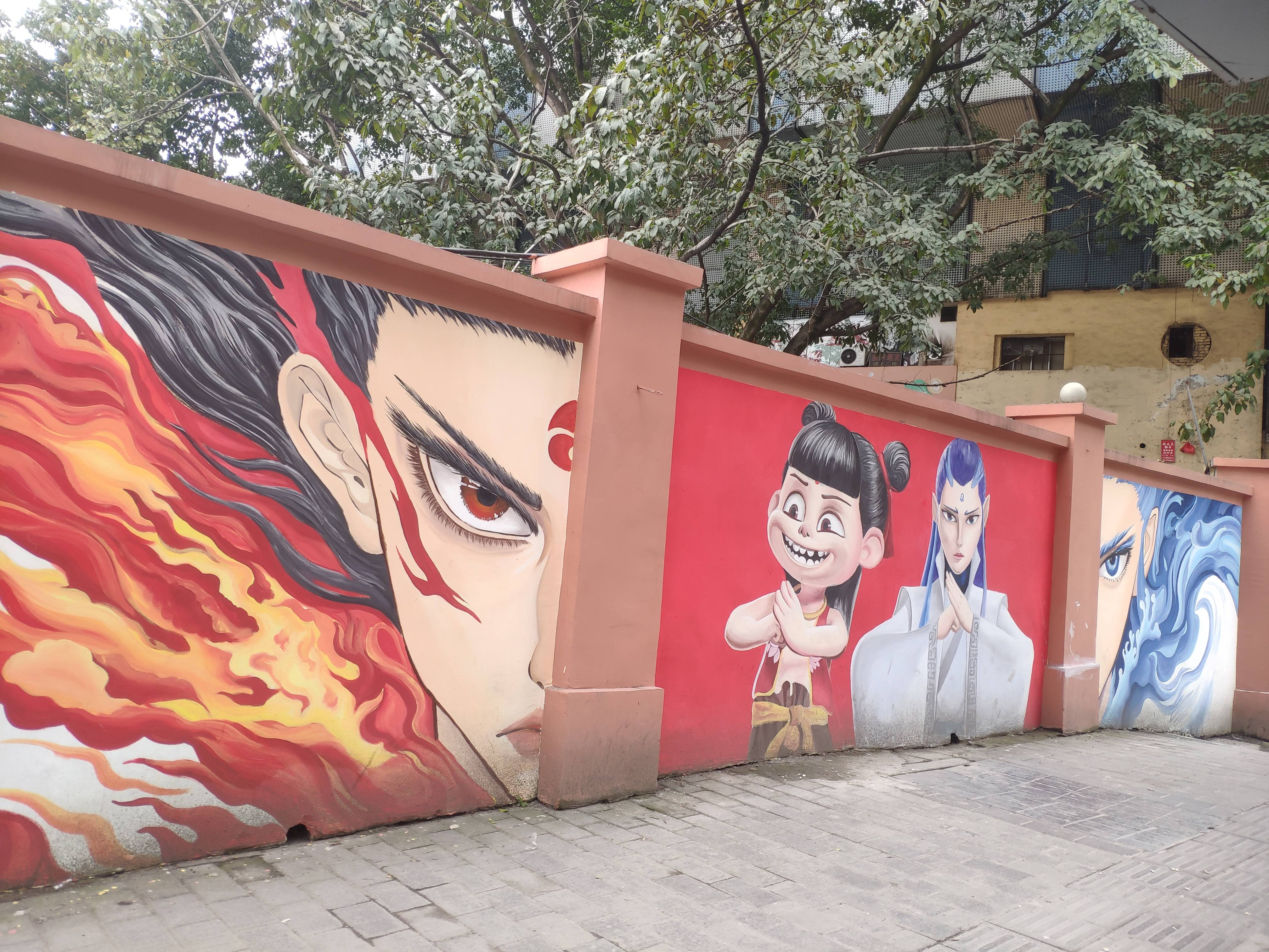 重庆街头现30米长"哪吒"主题涂鸦墙 堪称街头艺术的巅峰之作