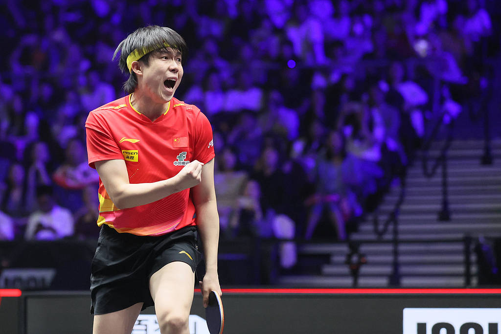 美国大满贯-王楚钦4-0张本夺冠 手捧奖杯合影(图)_选手_决赛_男单