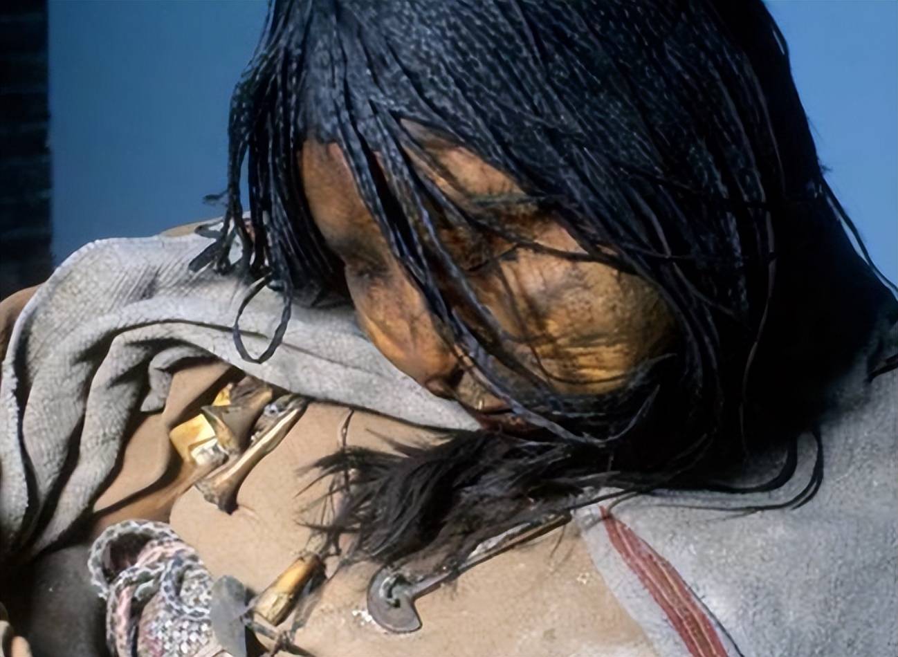 安妮塔_约翰_山神