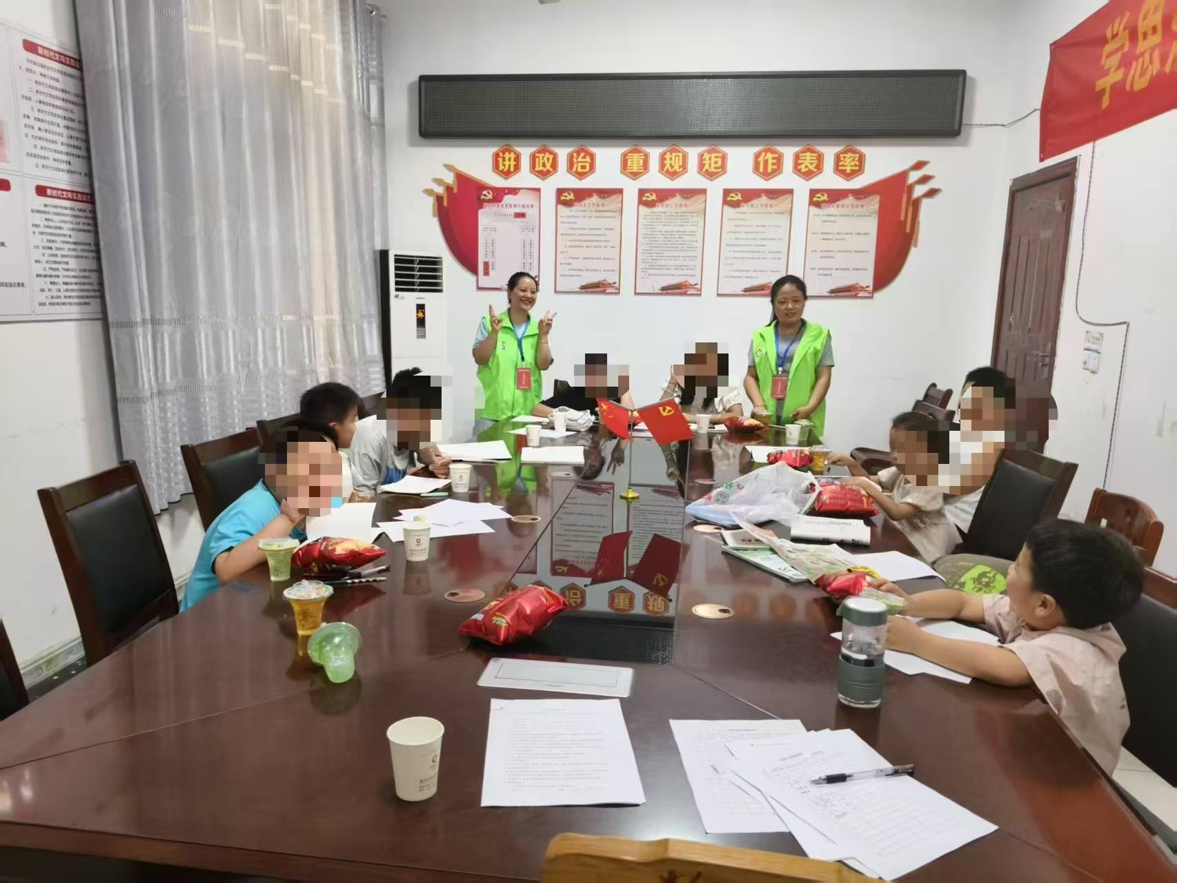 阜阳“小树皮”暑期托管服务暖童心 为困境儿童筑起快乐假期堡垒(图1)