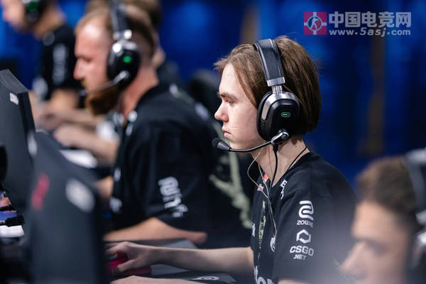 IEM科隆2025：绿龙觉醒！Spirit 2-1力克NAVI 顺利挺进决赛