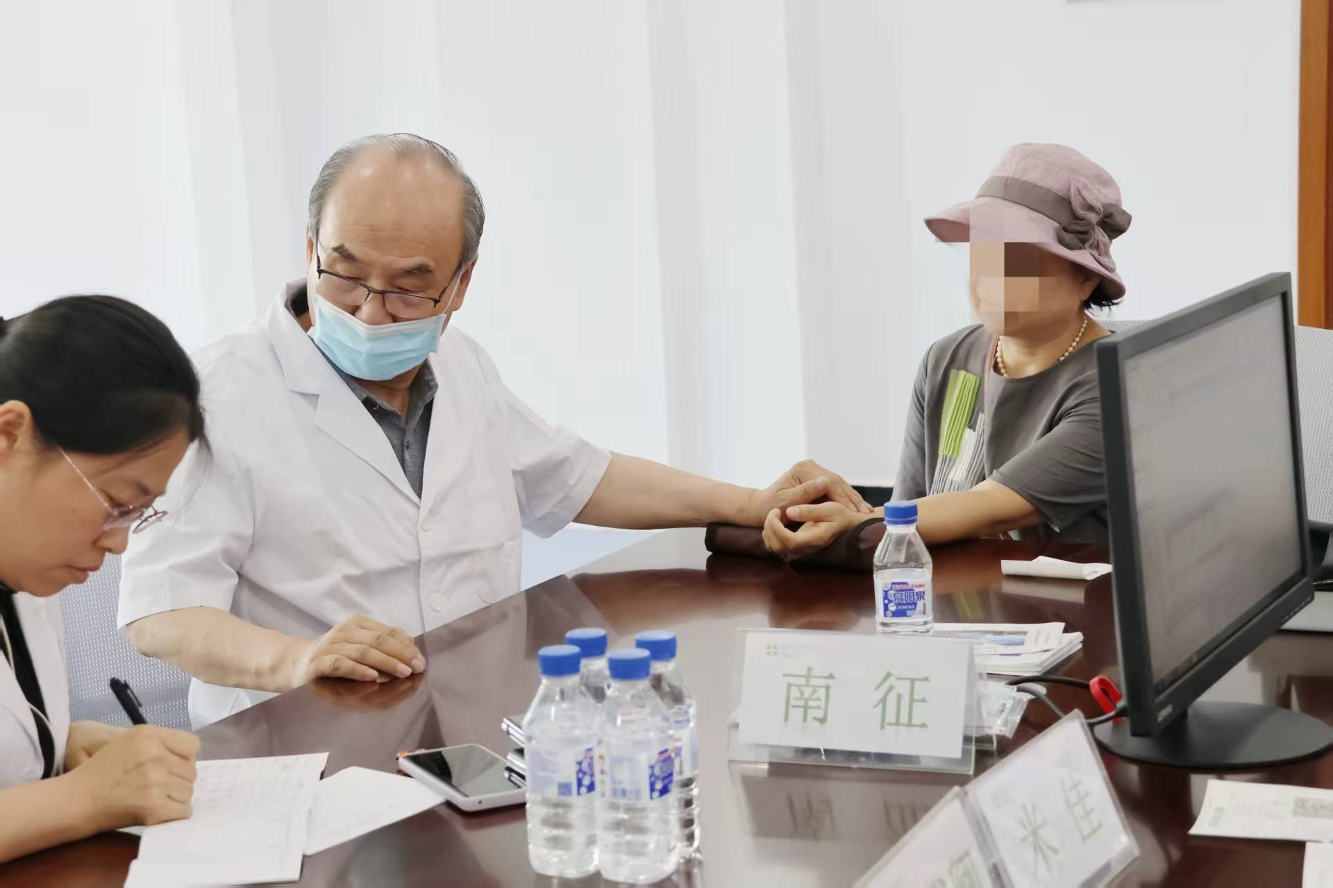 北大口腔醫院、協助就診國醫大師黃牛掛號，隨便點名用實力說話的簡單介紹