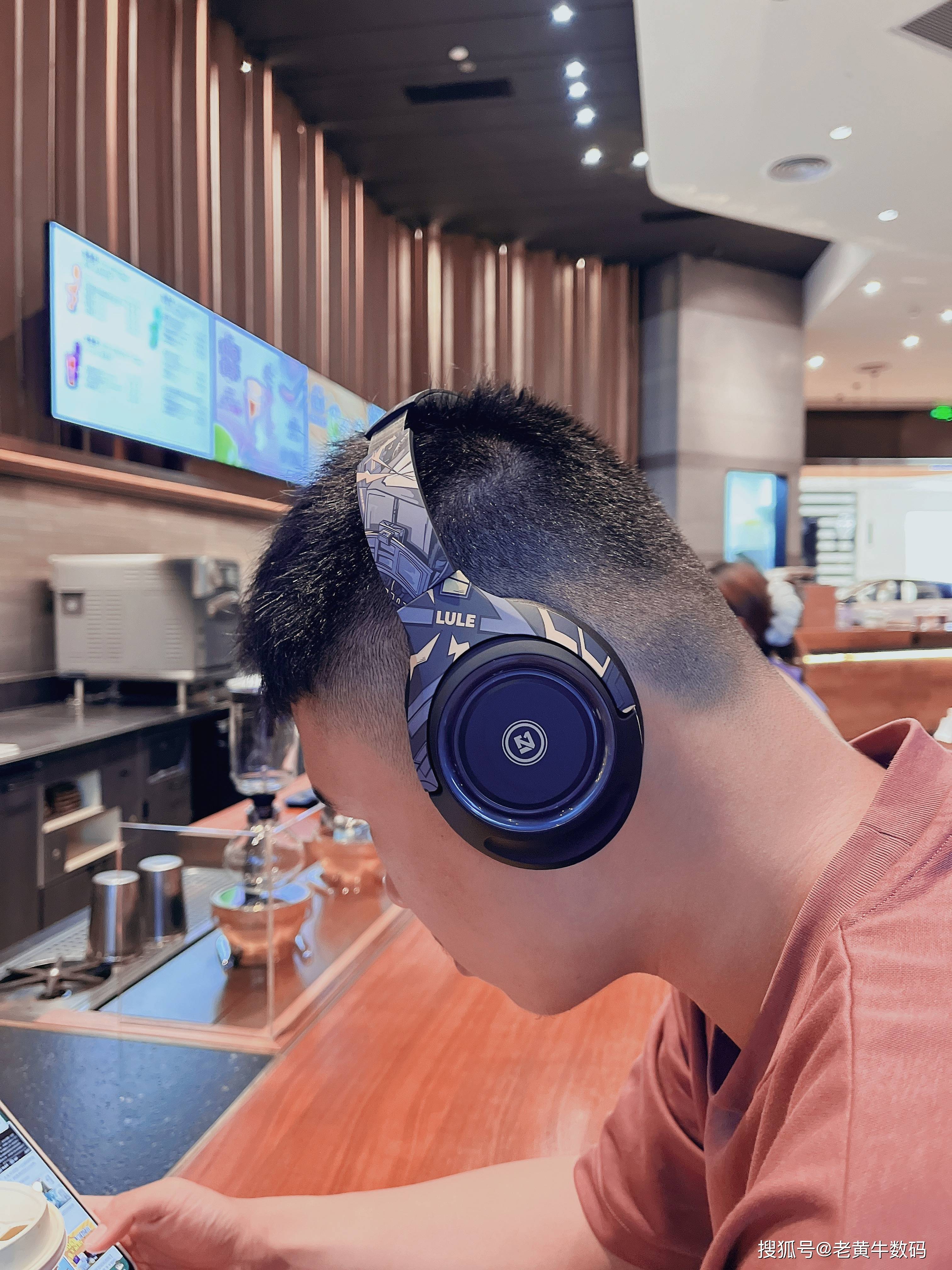 a2头戴式蓝牙耳机