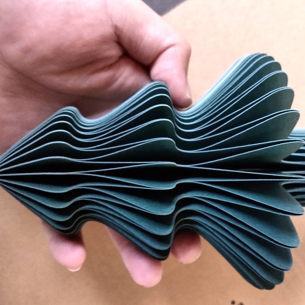 瓦楞纸切割加工设备:猫抓板设备 解锁纸质产品的"百变创造力"