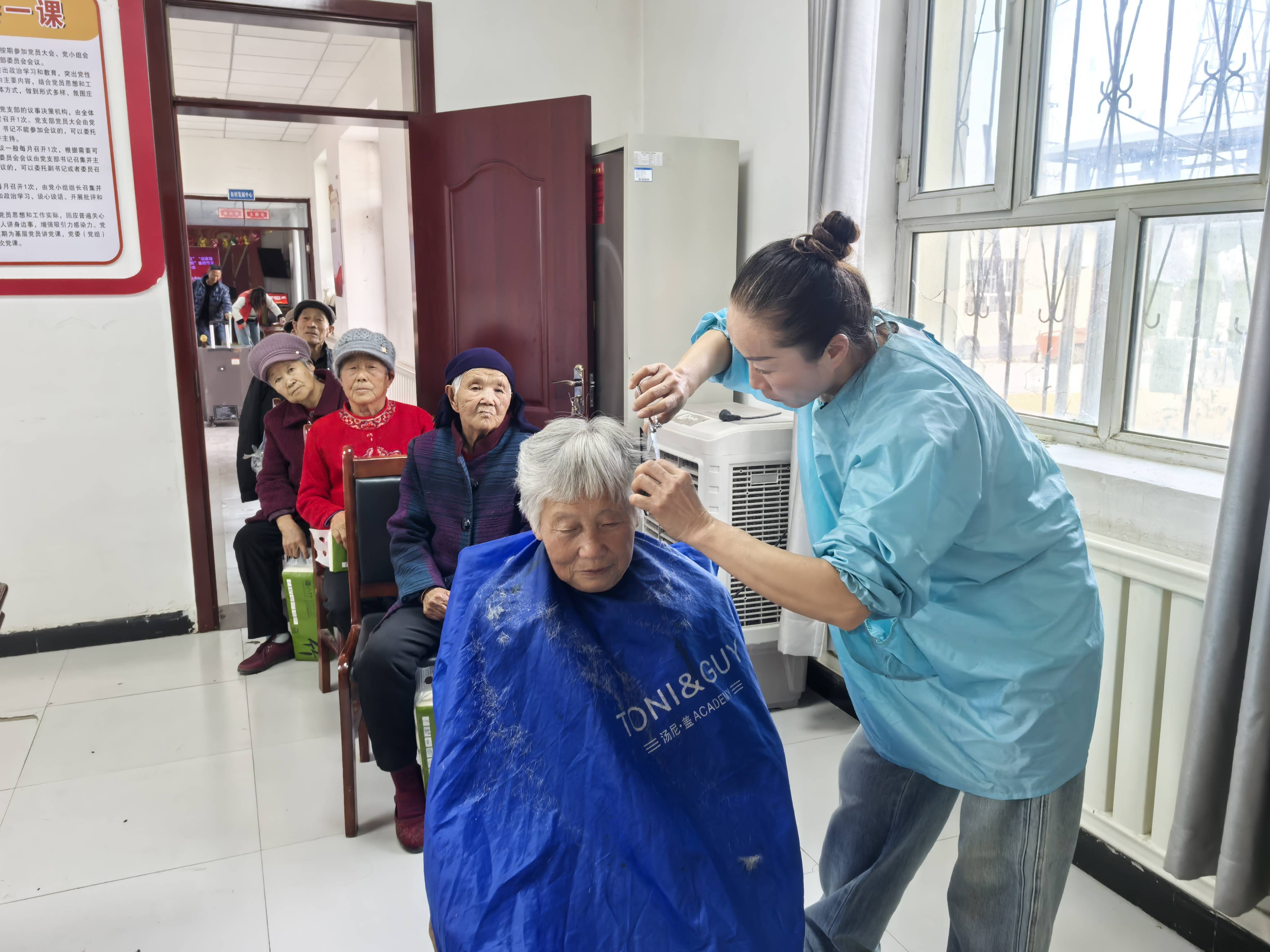 沙湾市东湾镇:以"家常温情"织密老年关怀网,用"贴心服务"传承孝亲文化