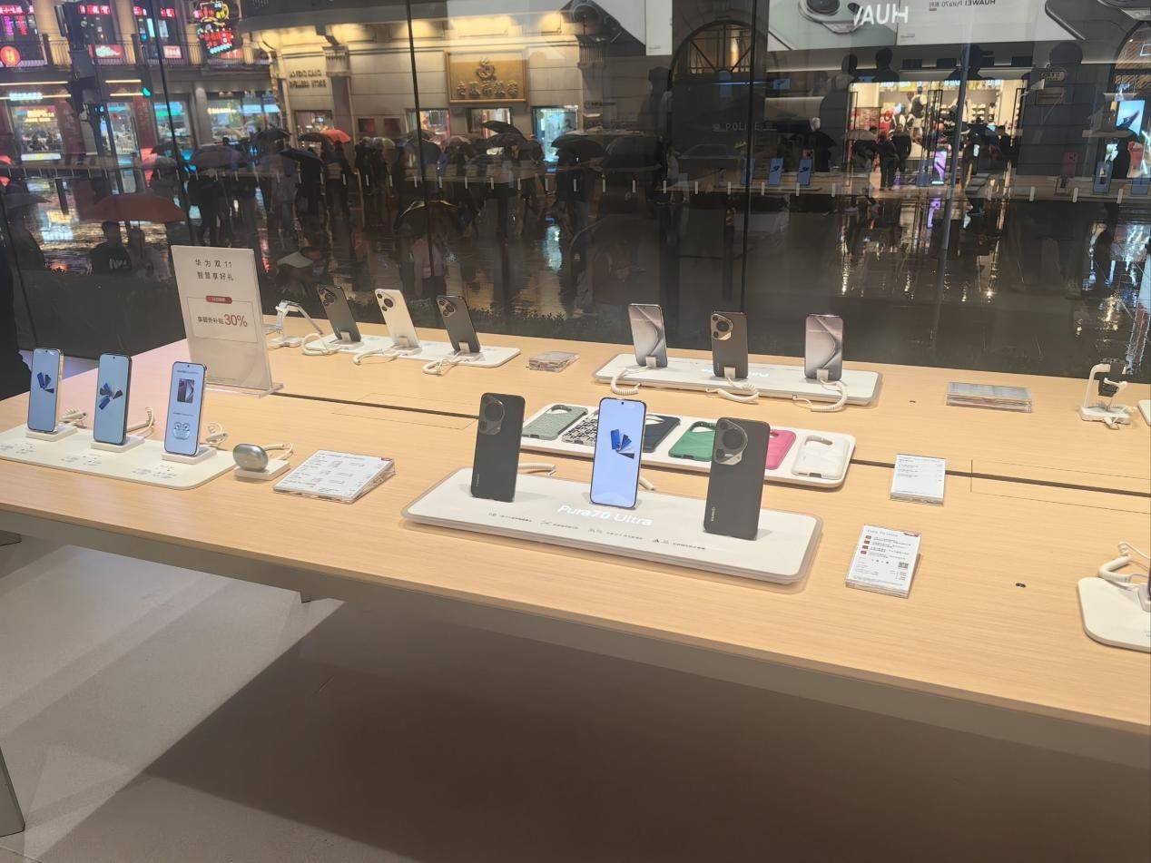 不上不下的中端手机,正陷入“进退两难” 不上不下的中端手机,正陷入“进退两难”