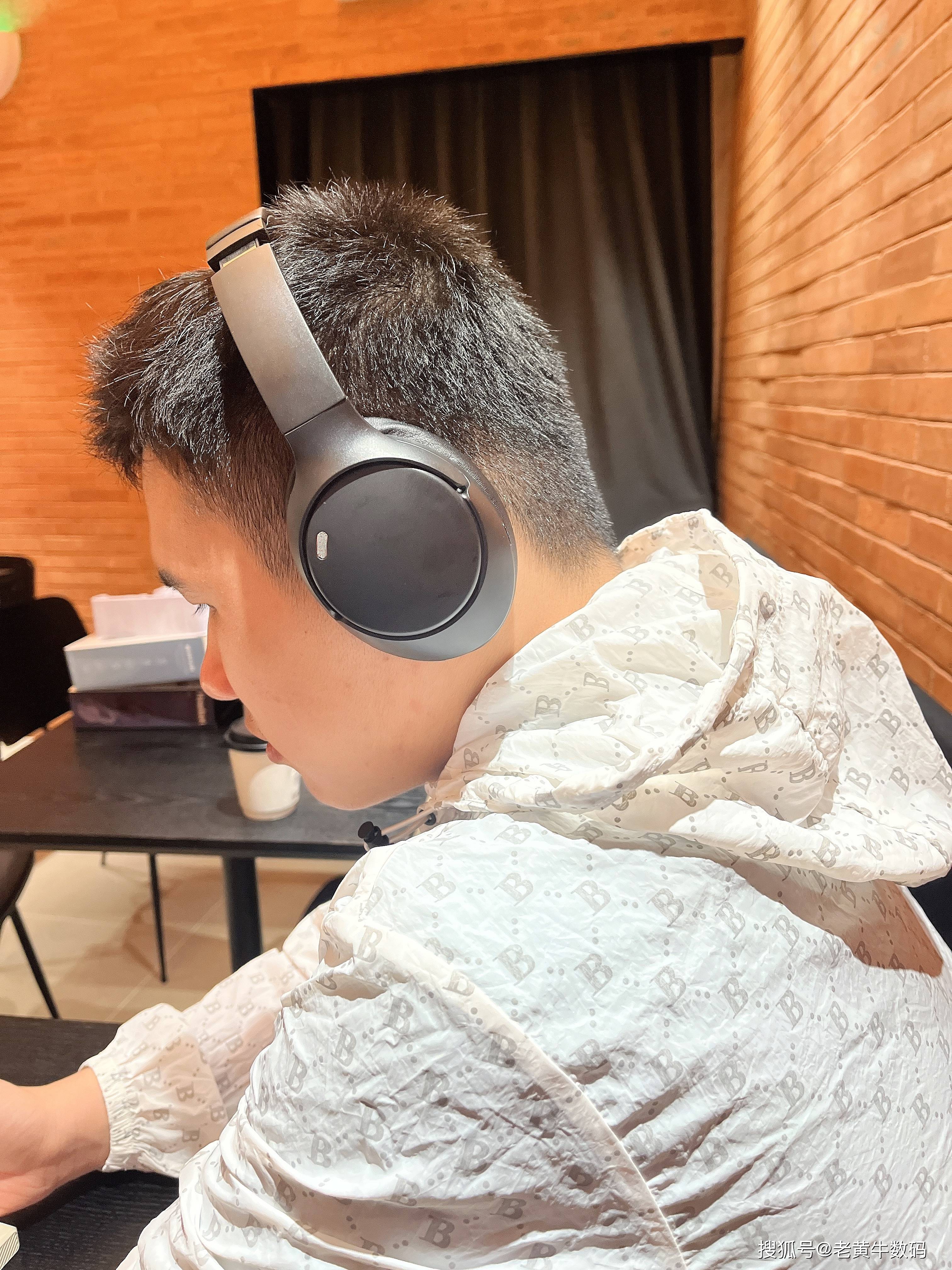 s5 anc头戴式主动降噪蓝牙耳机:重塑听觉与时尚的双重体验