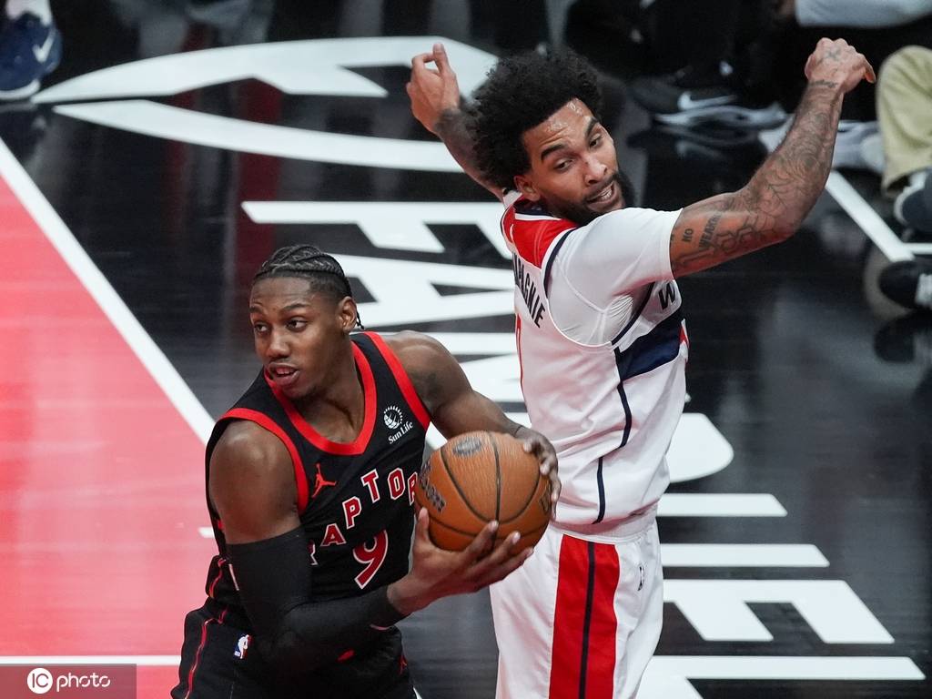 巴雷特24分领衔4人20+ 猛龙主场大胜送奇才13连败