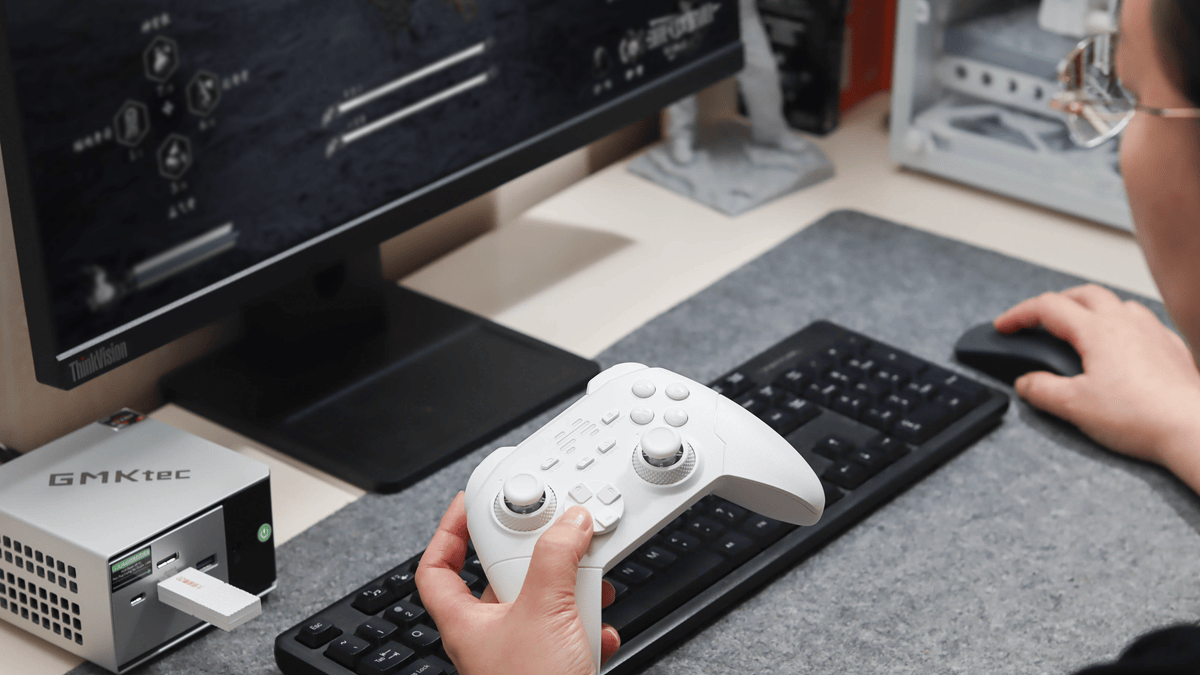 同价位唯一双切震动扳机！北通鲲鹏20绝尘白用自研技术打造入门手柄天花板