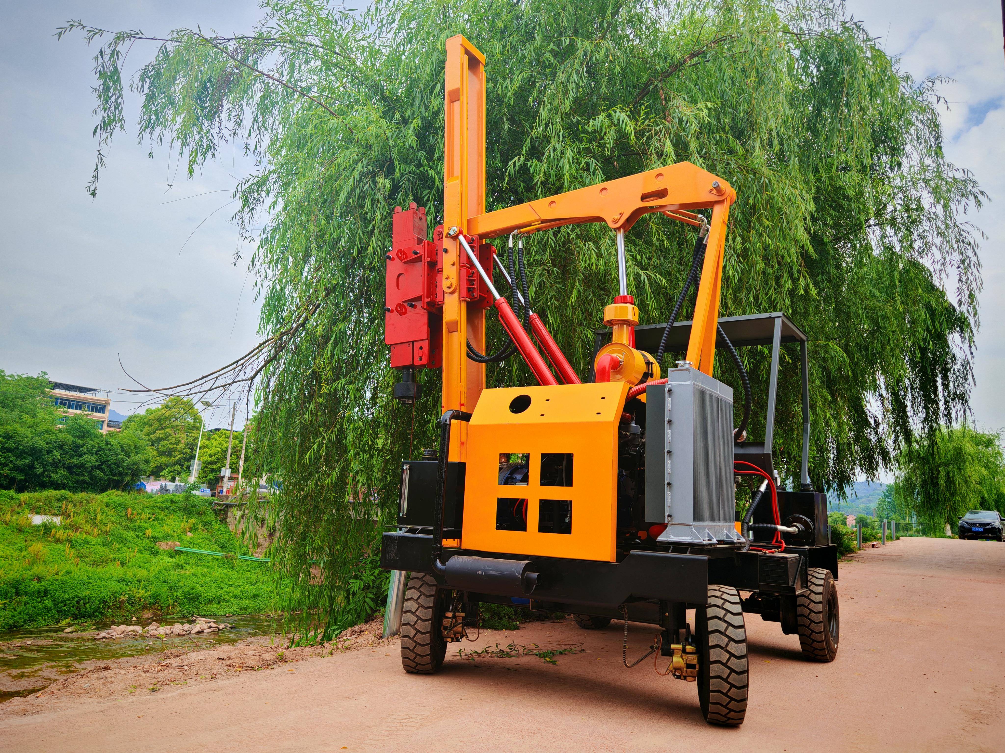 波形护栏打桩机优选重庆渝工科技,专注公路/高速公路打桩机,技术领先