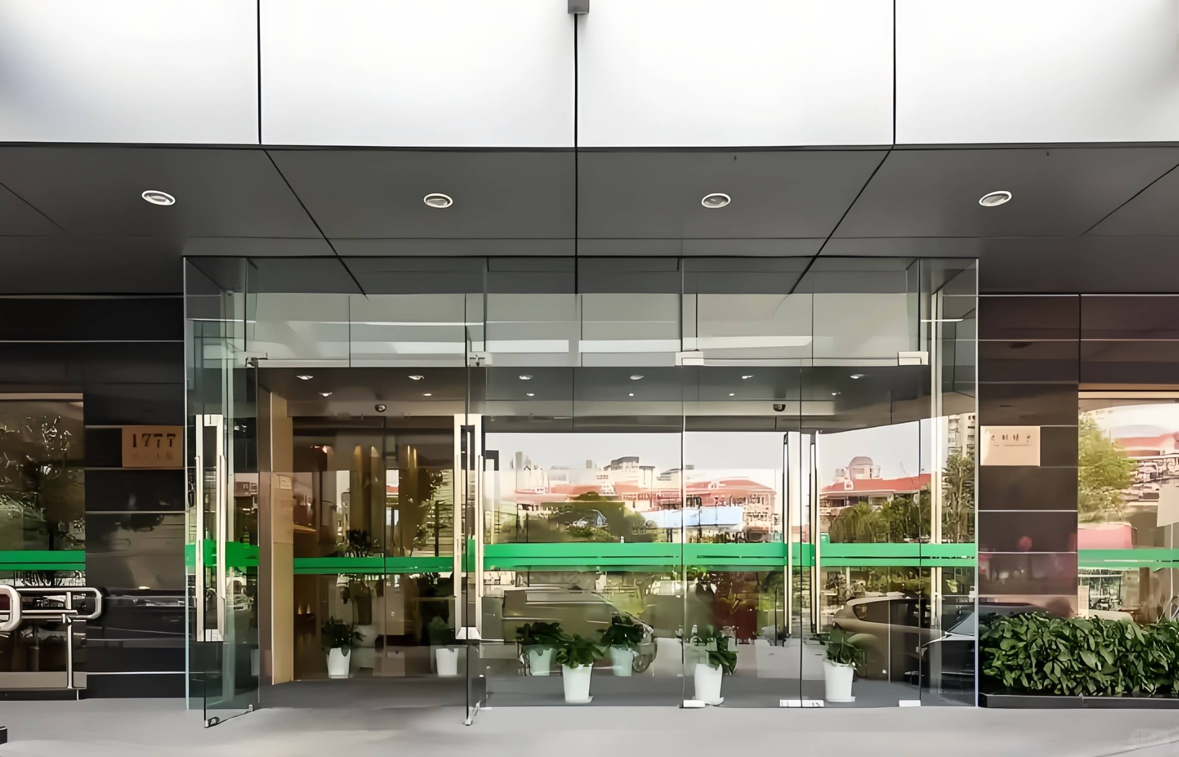 普陀内环:飞洲时代大厦,直面南京西路商圈,三轨环绕,29层高端商务地标