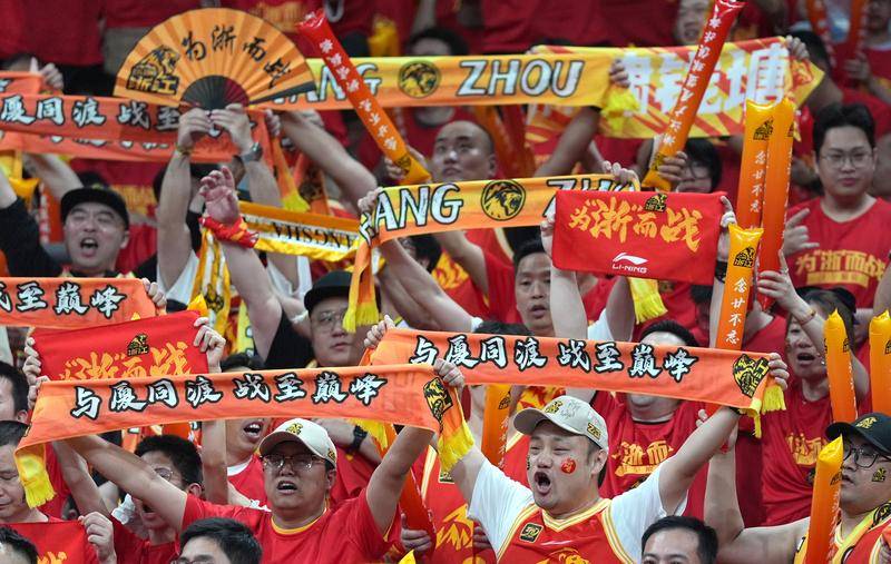 荣耀时刻！广厦领取总冠军戒指 升起第一面总冠军旗帜