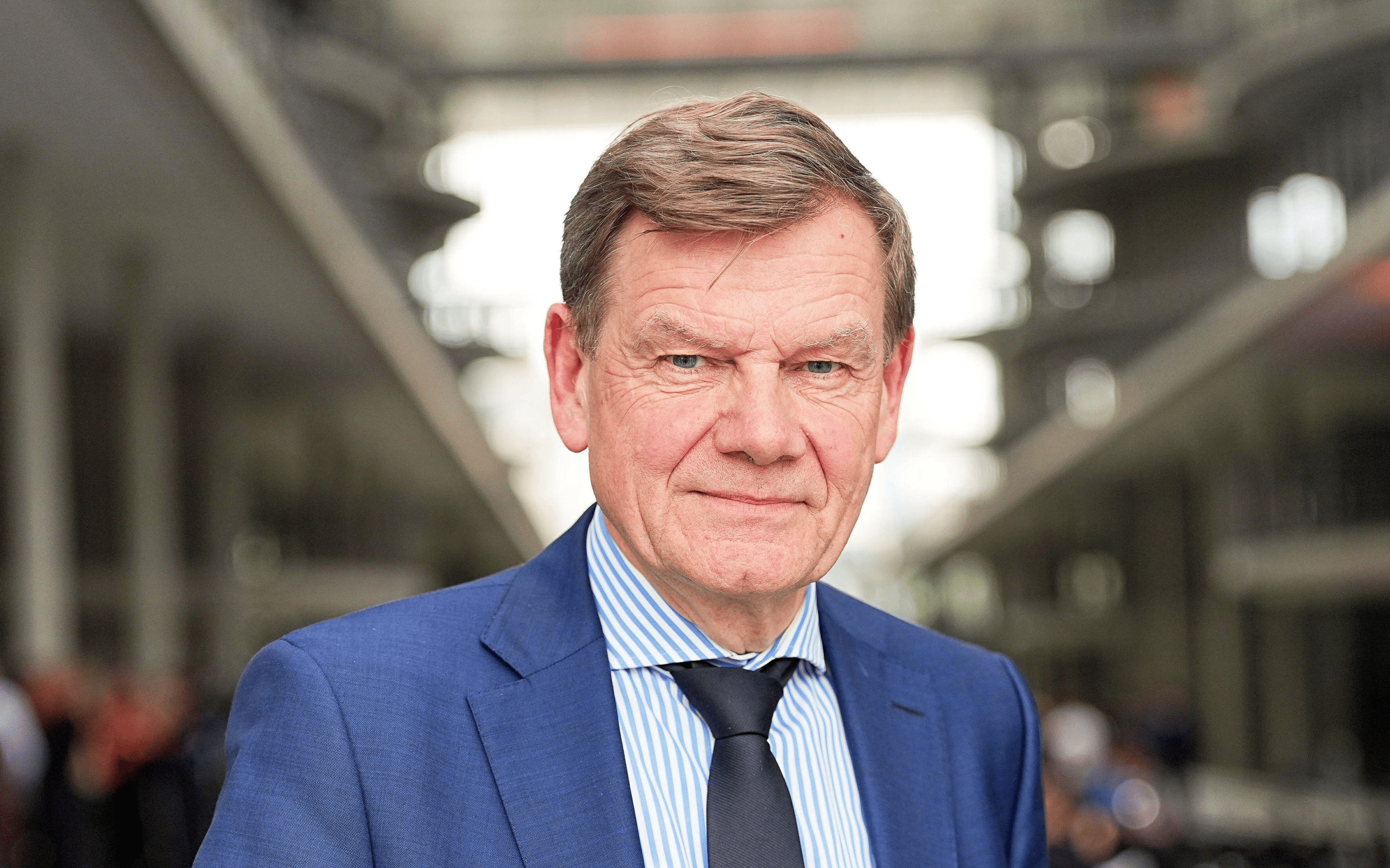 德媒感慨：轮到中国向德国发号施令了，风水轮流转，想不到我们也有今天