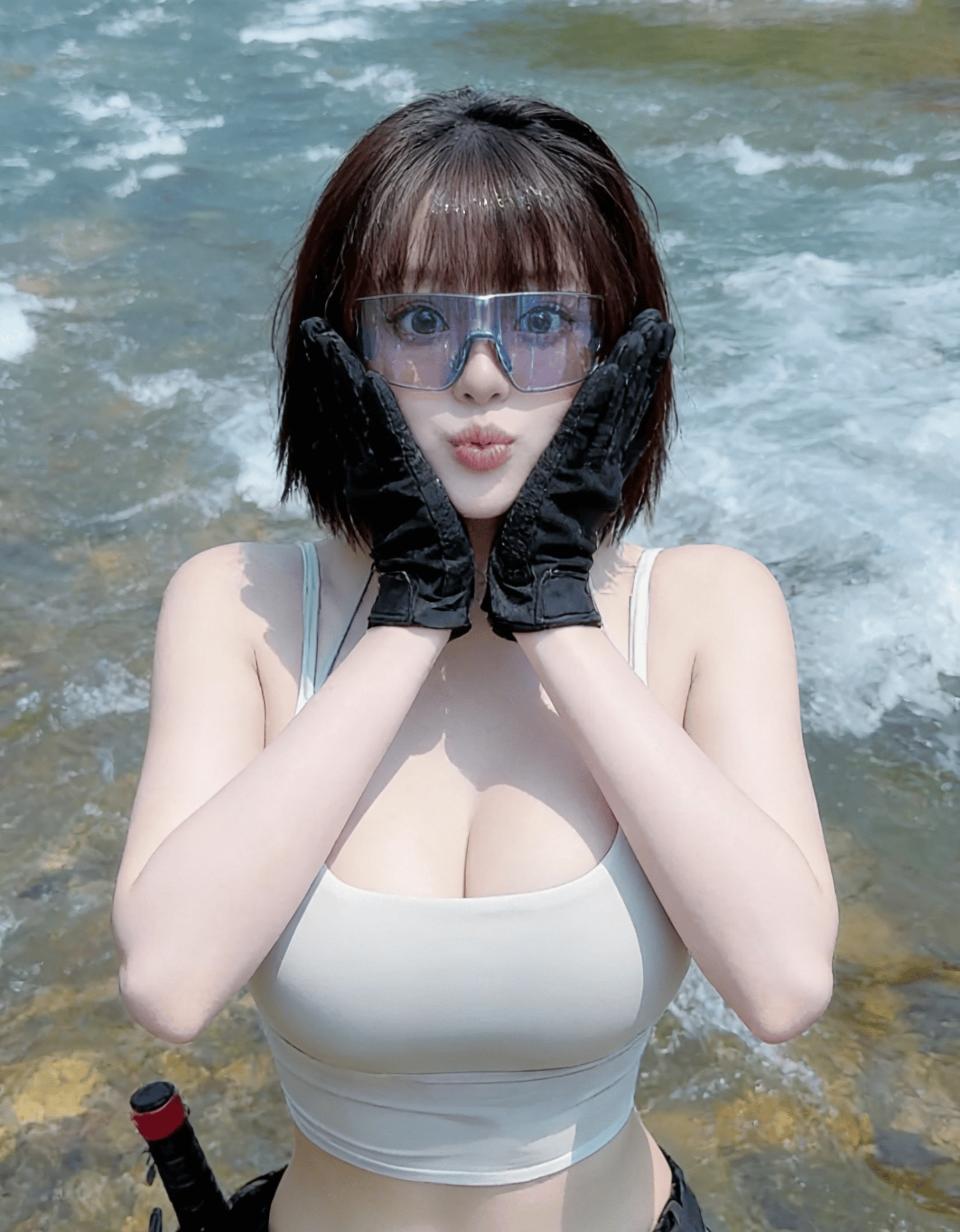 她握着鱼竿的样子，比上钩的鱼更让人上头[14P]