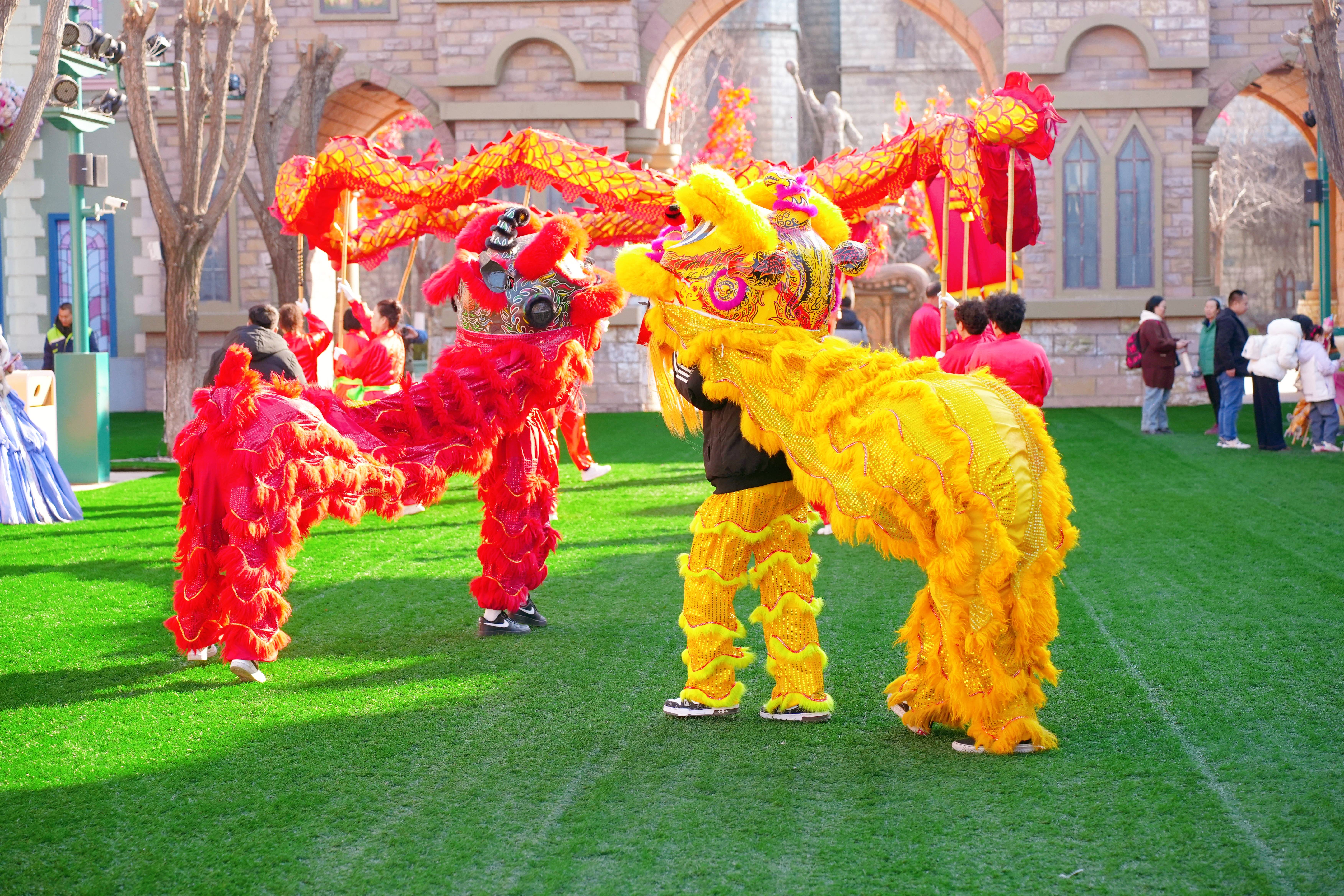 《哏儿都年味拉满!天津方特打造沉浸式新春文旅盛宴》