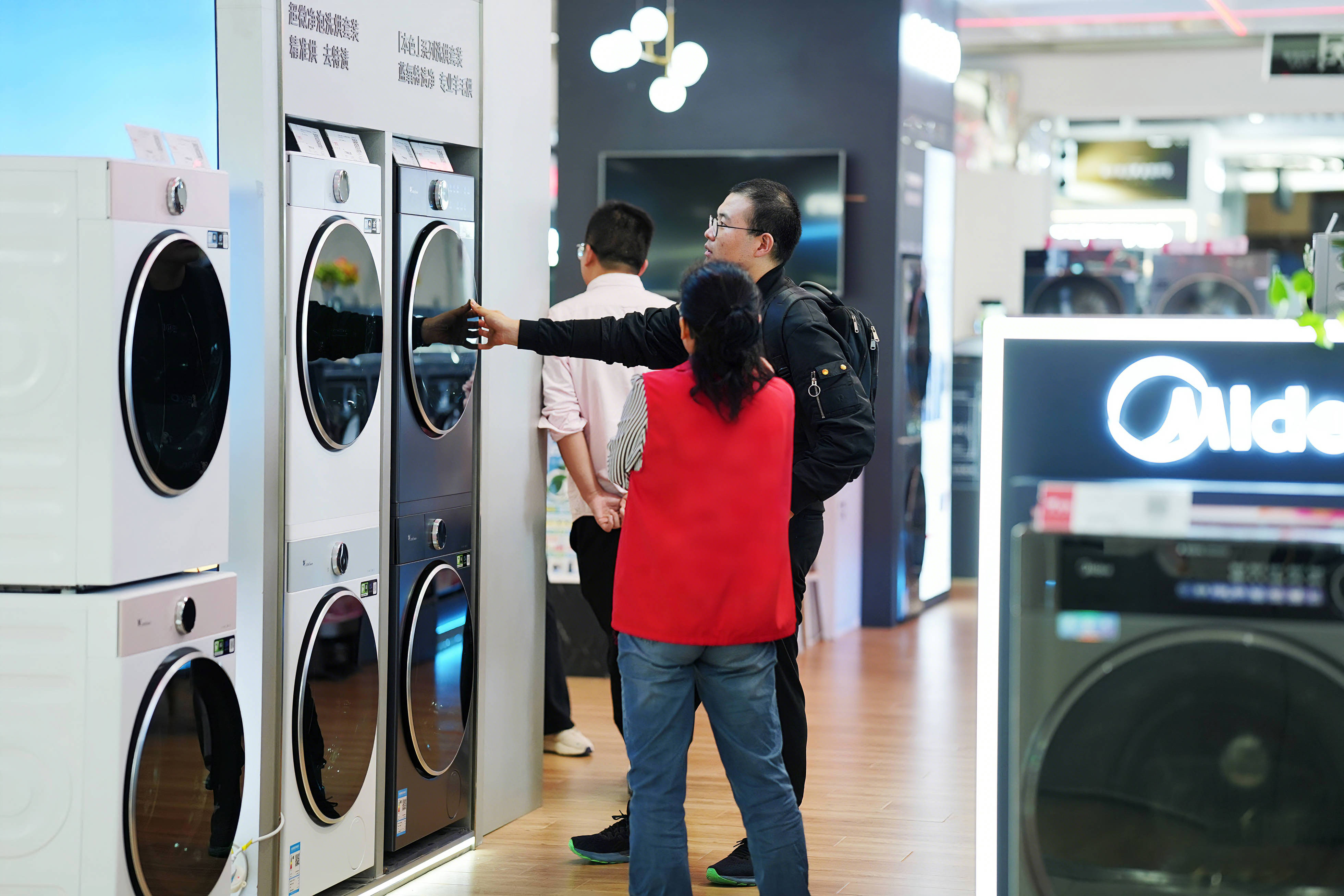 被迫涨价，家电行业迎来「最艰难」一年-锋巢网