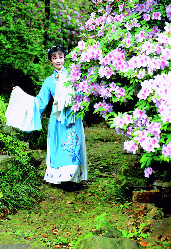 醉红坡上花如海，杜鹃园里画中游(图5)