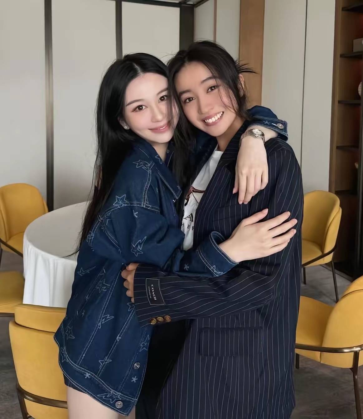 邱淑贞工藤静香带女儿聚餐 沈月与koki拥抱画面养眼