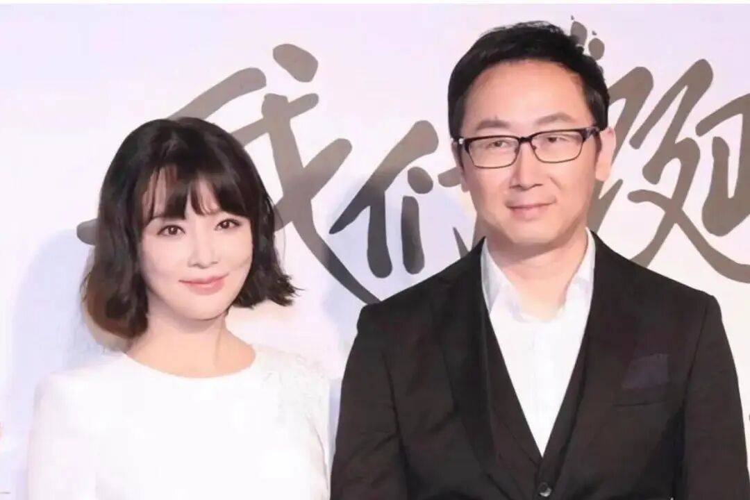 sohu-43-岁胡蝶现状：央视舞台发光发烧北京赛车真人百家乐，与陆川相守-11-年儿女双全-1778122666325-f8eea5.jpg