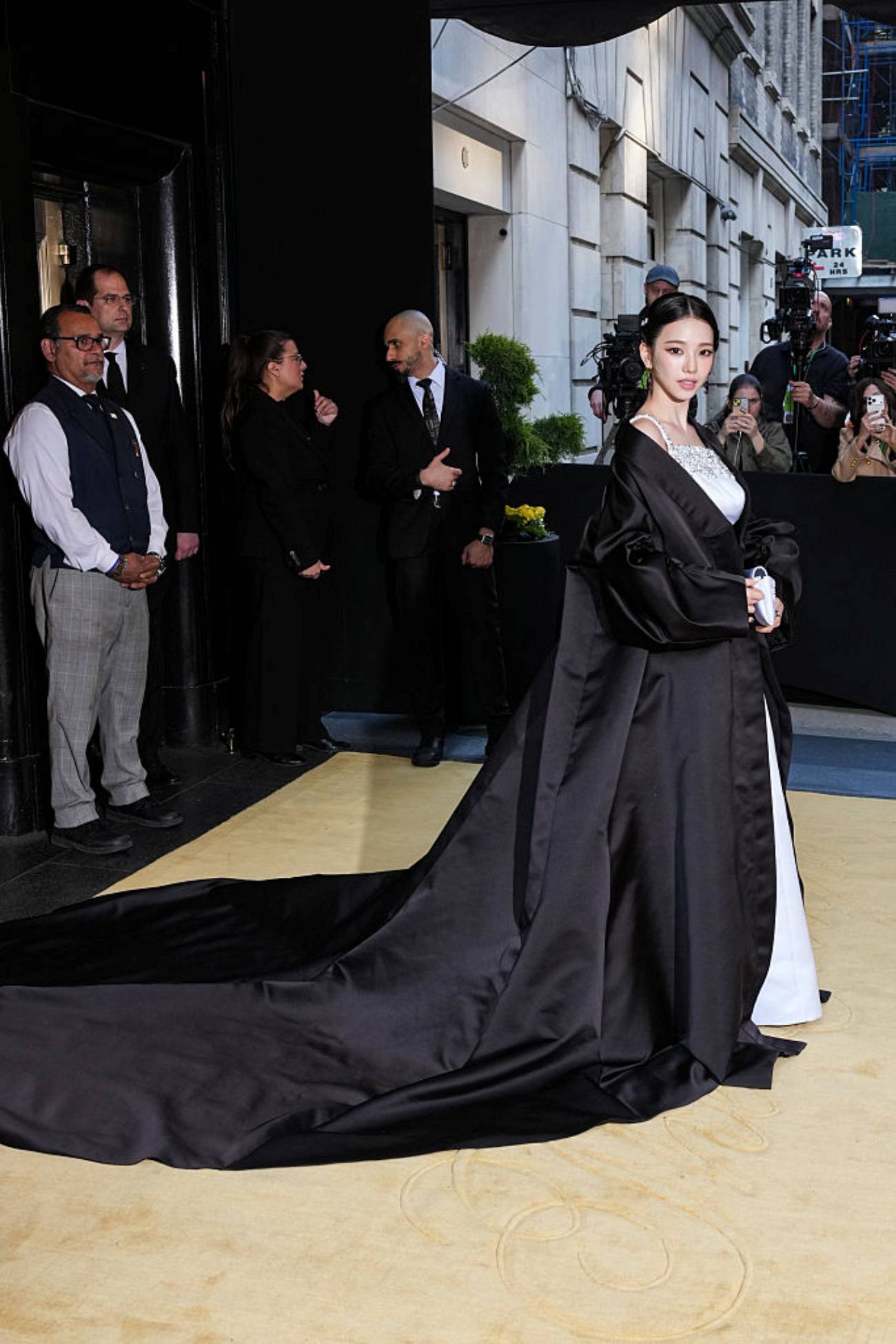 KARINA出席Met Gala活动图片 (出处 - gettyimages  John Nacion).jpg