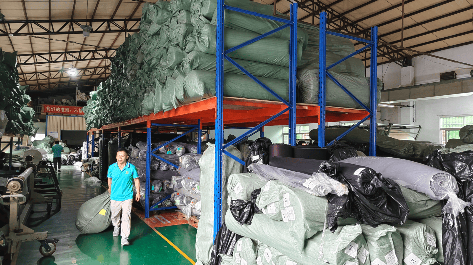 针织面料复合海绵如何生产?实地探访东莞加工厂家 针织面料复合海绵如何生产?实地探访东莞加工厂家