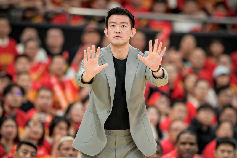 王博：上海板凳球员去其他队都能打主力 不能只靠经验