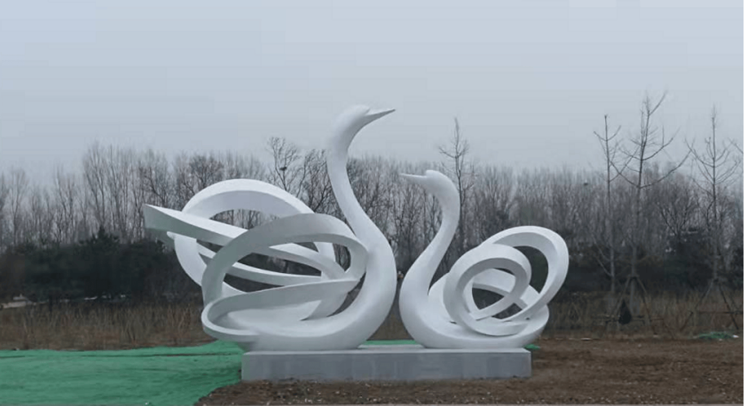 通州东郊湿地公园《情人码头》雕塑.png