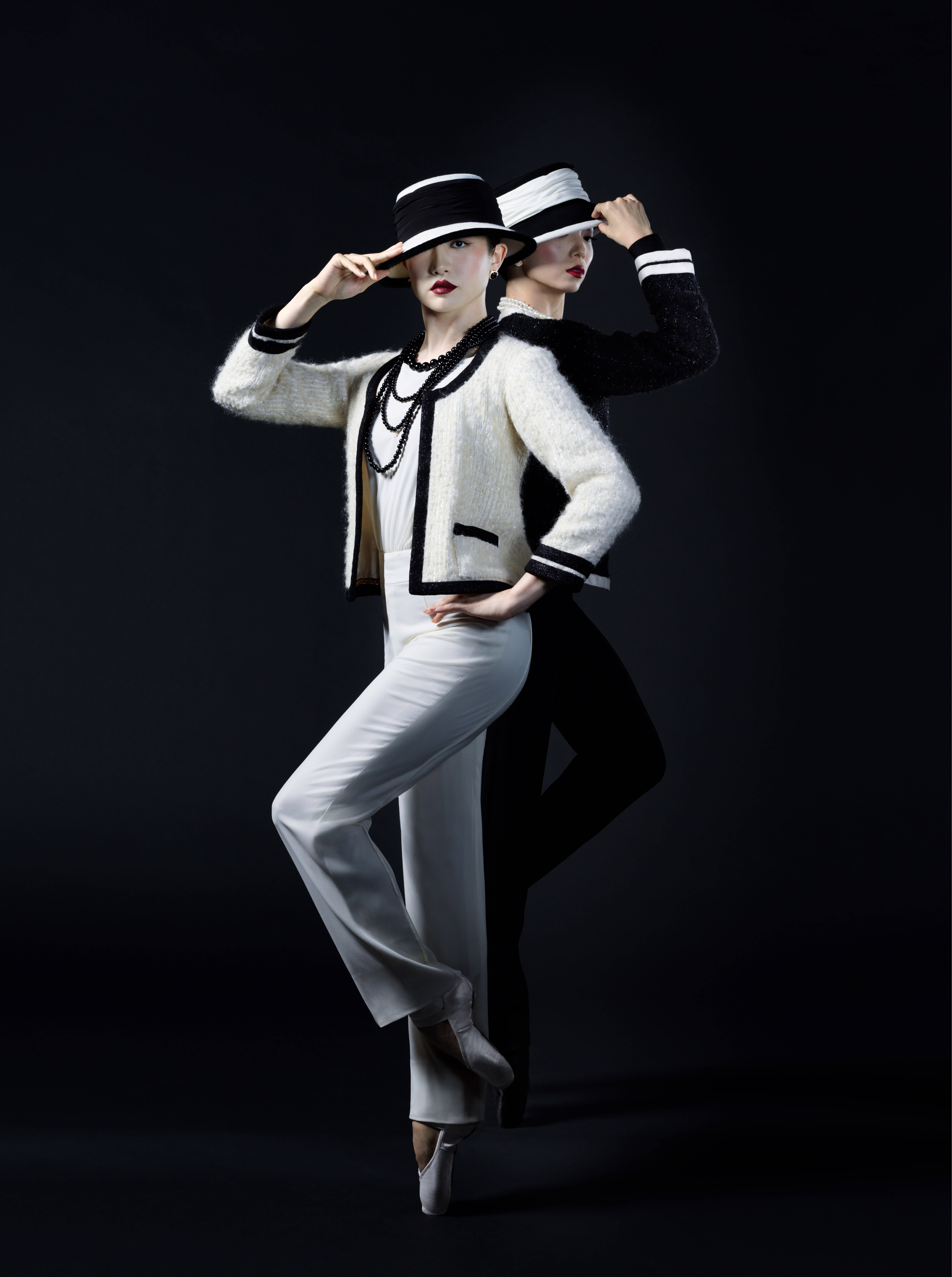 19+《香奈儿：潮流教主传奇一生》Hong+Kong+Bling+-+2627HKB+Production+photo_Coco+Chanel+The+Life+of+a+Fashion+Icon.jpg