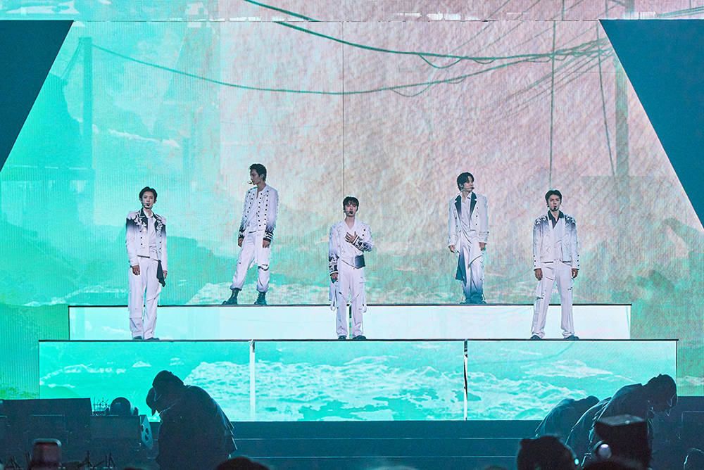 EXO第六次单独演唱会巡演“EXhOrizon”马尼拉公演 4.jpg