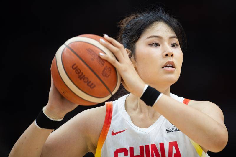 李月汝赛季无休中美来回跑 山西女篮盼其带队夺冠