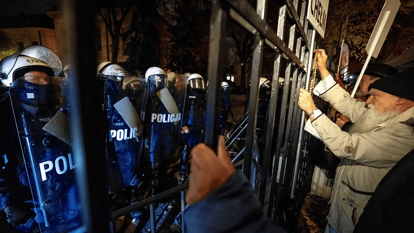 波兰突发政治危机：总理被指发动“政变”