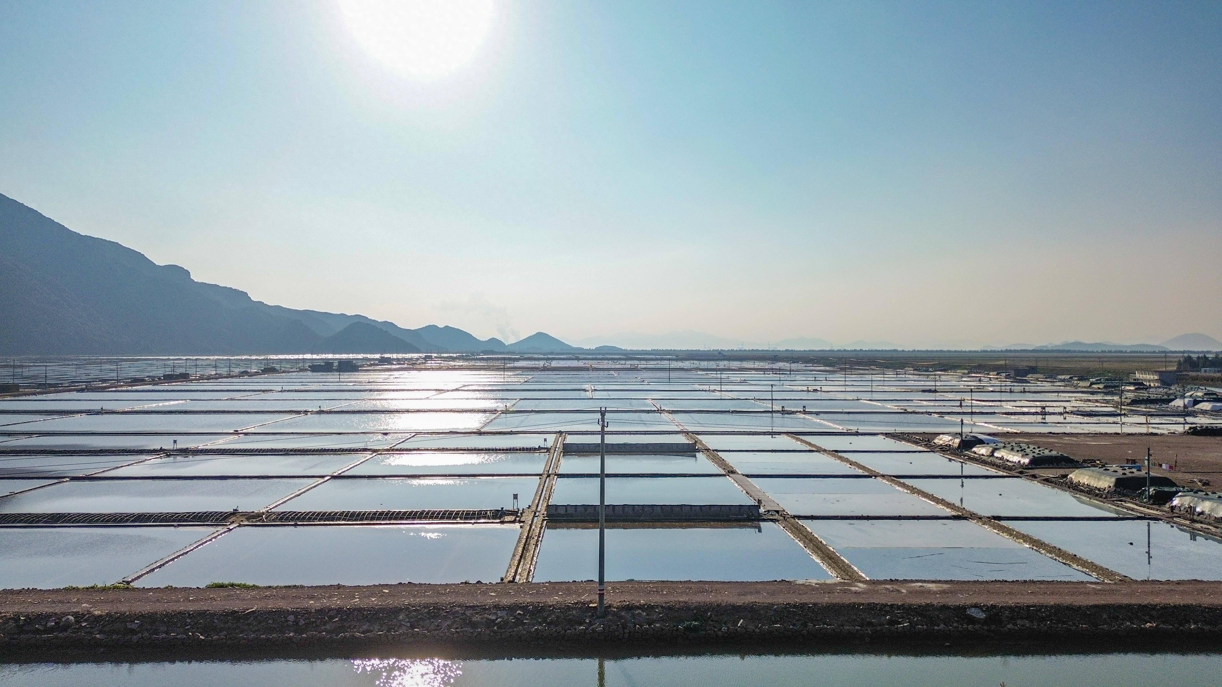 花岙岛古法制盐,感受晒盐非遗传统_传承_技艺_海盐