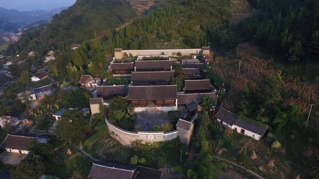 力大屯土司庄园·时园(杨昌荣/摄)建国后庄园曾先后作为大屯小乡公社