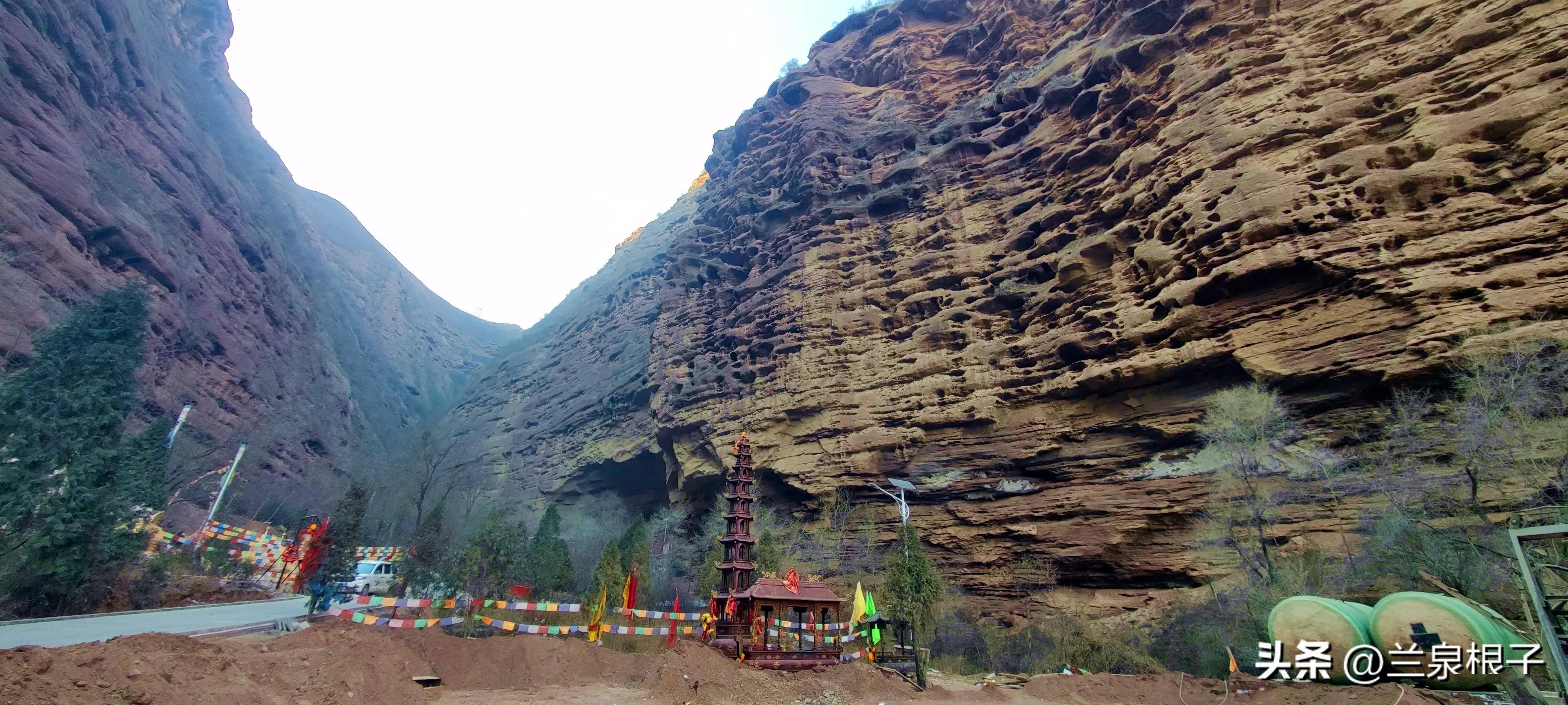 永靖孔寺大峡谷图片