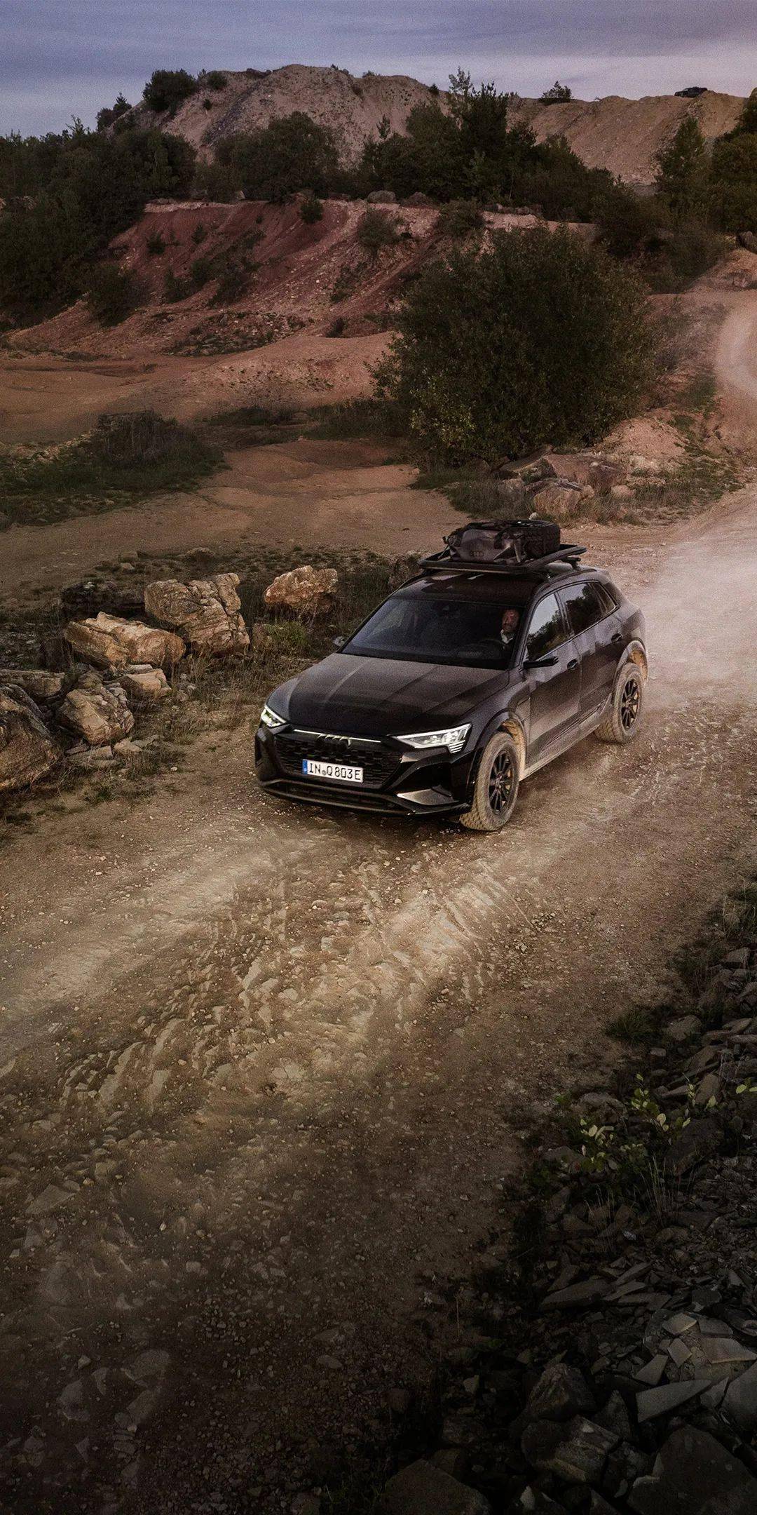 奥迪推出q8 e-tron达喀尔版本,限量99辆