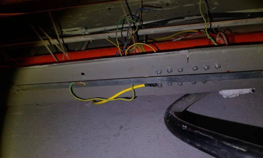 桥架,电缆施工最常见的问题,实例展示!_要求_防火_接地线