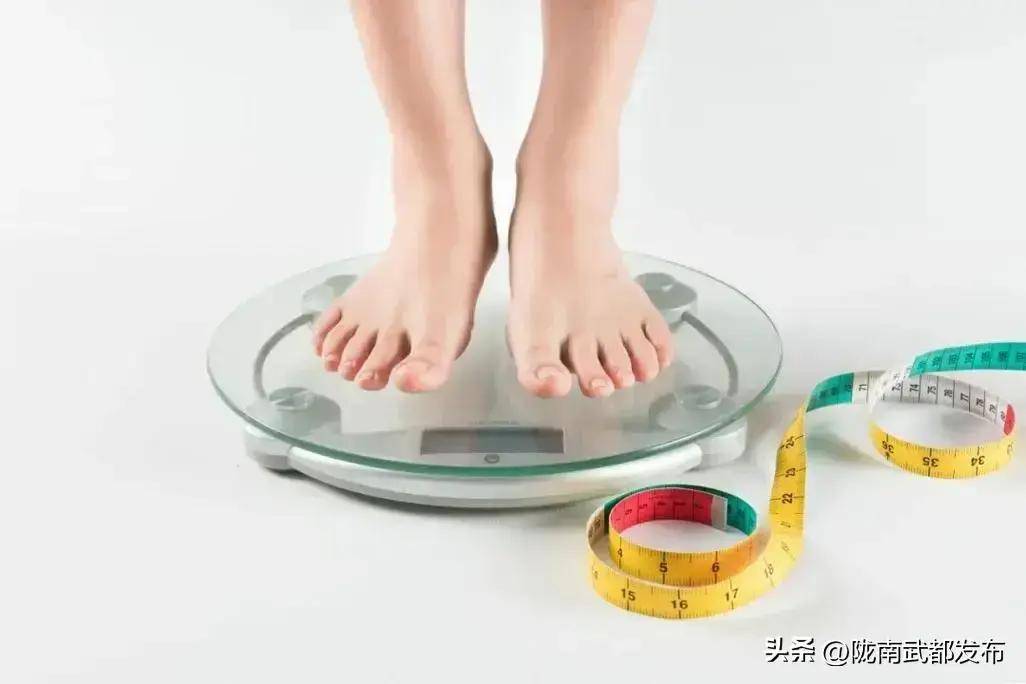三十多岁白领试验多种减肥措施后退瘦弱水平