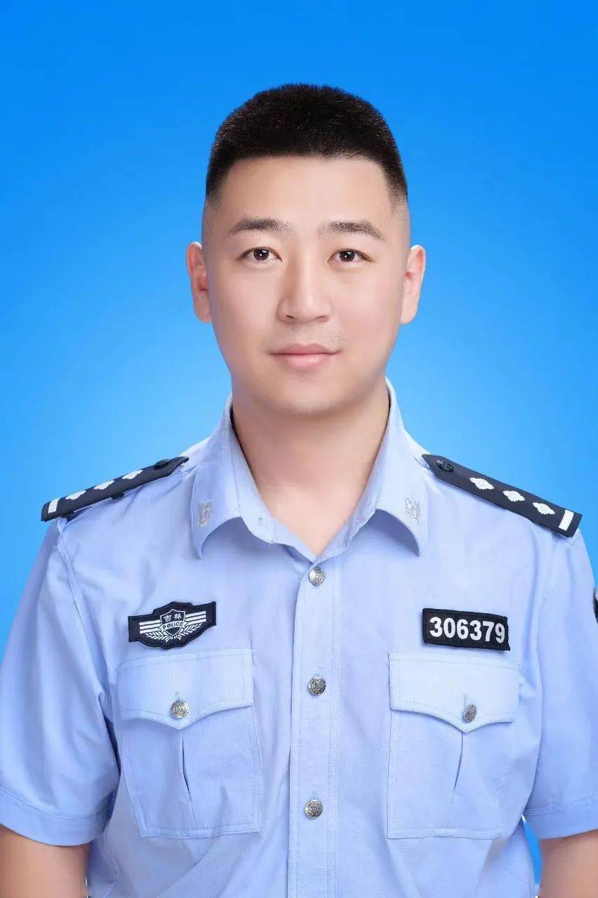 张雷,男,汉族,1988年9月生,中共党员,双辽市公安局辽东街道派出所所长
