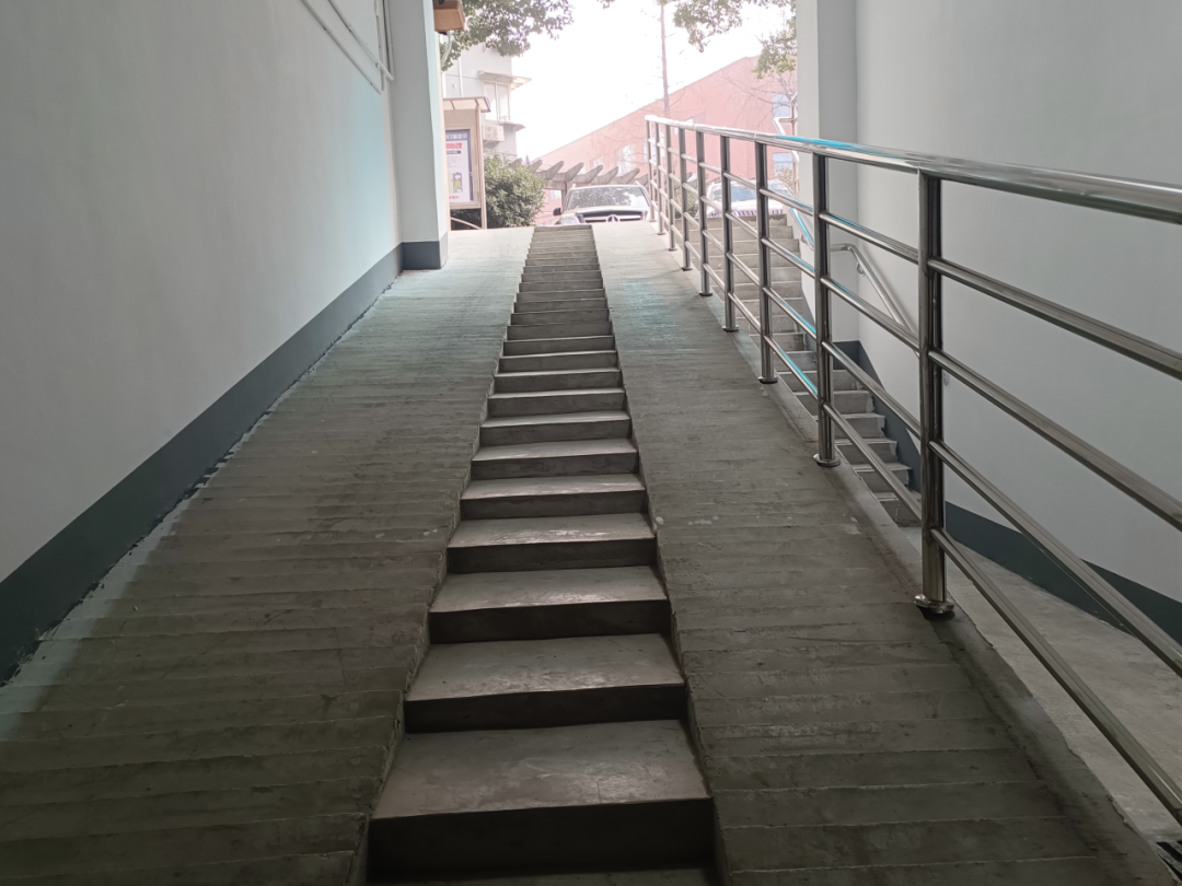 为民解忧,这里地下车库坡道变平缓了!