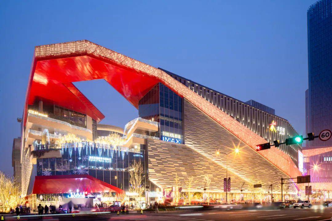 成都天府大悦城盛大开业;王健林再卖资产;2023全国新开购物中心约400