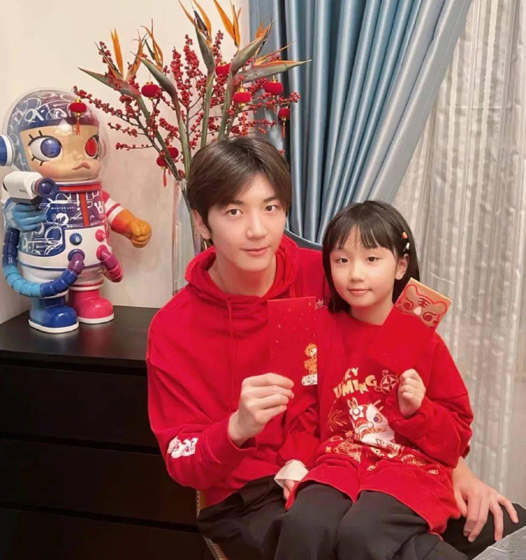 10岁的她完美继承妈妈美貌!_张丹峰_张晞彤_张镐