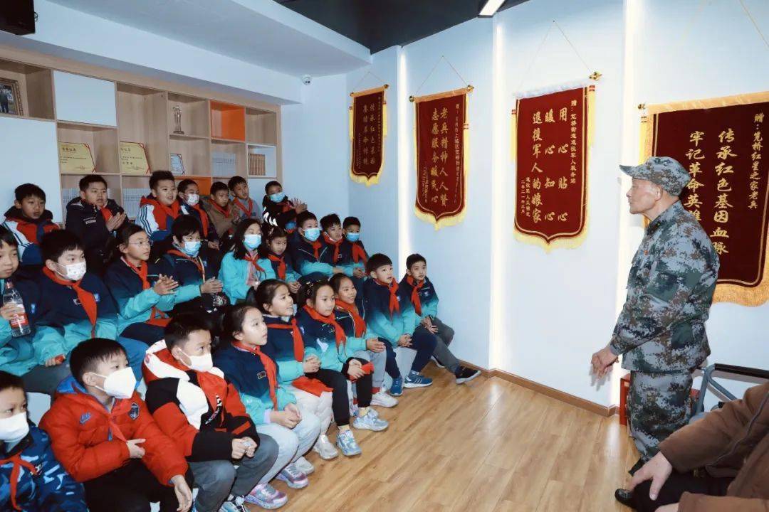 假日小队 | 红色精神代代相传_祖国_杭州市_物件