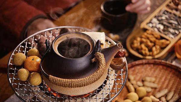 围炉煮茶"放倒"南京一家四口!特别提醒:"中毒"后,并非清醒了就平安无